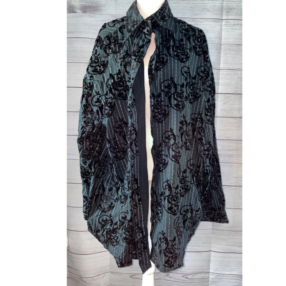 NWOT MENS Long Sleeve Black Collar Shirt